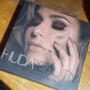 Huda beauty 3d highlight palette